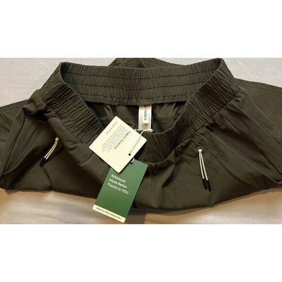 Halara Nylon Women’s Short Zipper Pockets Medium NWT - Picture 3 of 4